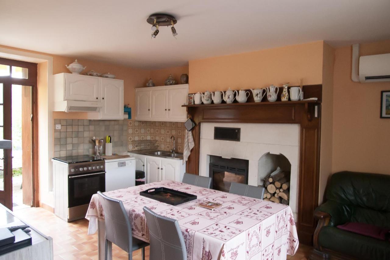 Gite Des Croix Bancaud Jumilhac-le-Grand 外观 照片